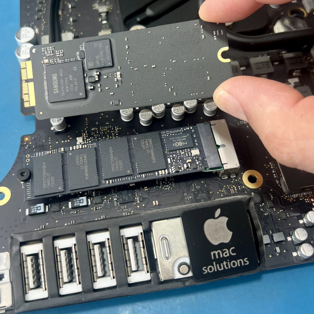 Instalación de SSD y actualización de componentes Mac